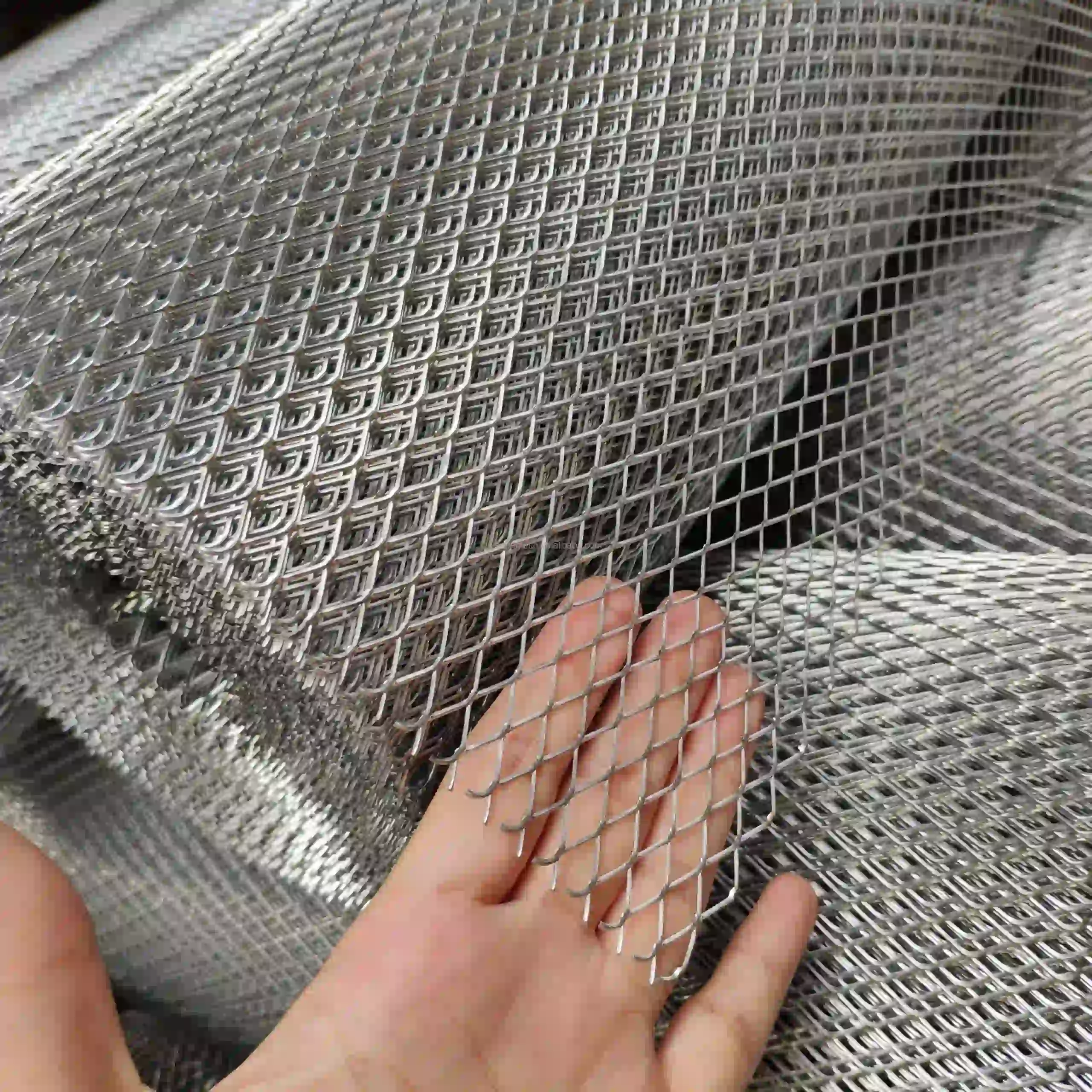 Expanded Mesh Roll